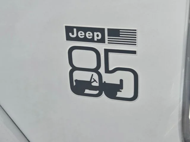 New 2026 Bright White Clear-Coat Exterior Paint Jeep 85th Anniversary Edition image 32