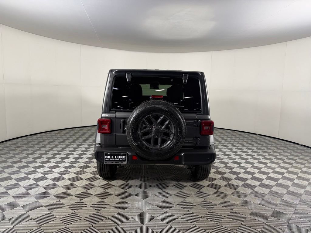 Used 2024 Gray Jeep Sport S image 9
