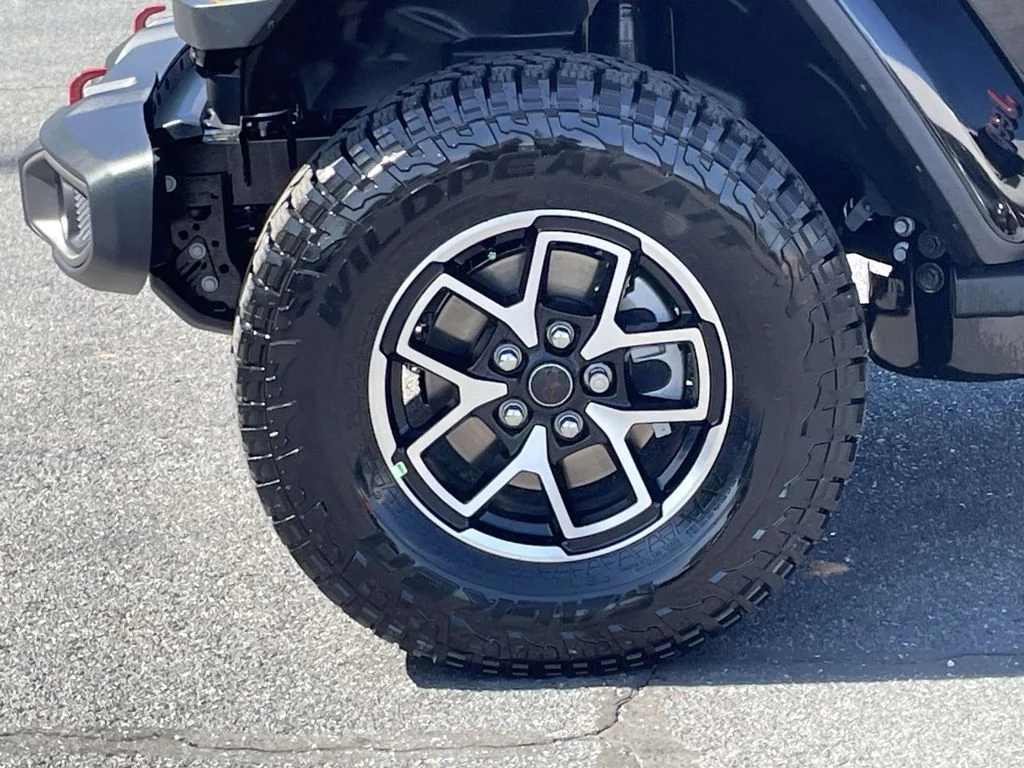 New 2026 Black Clear-Coat Exterior Paint Jeep Rubicon image 10