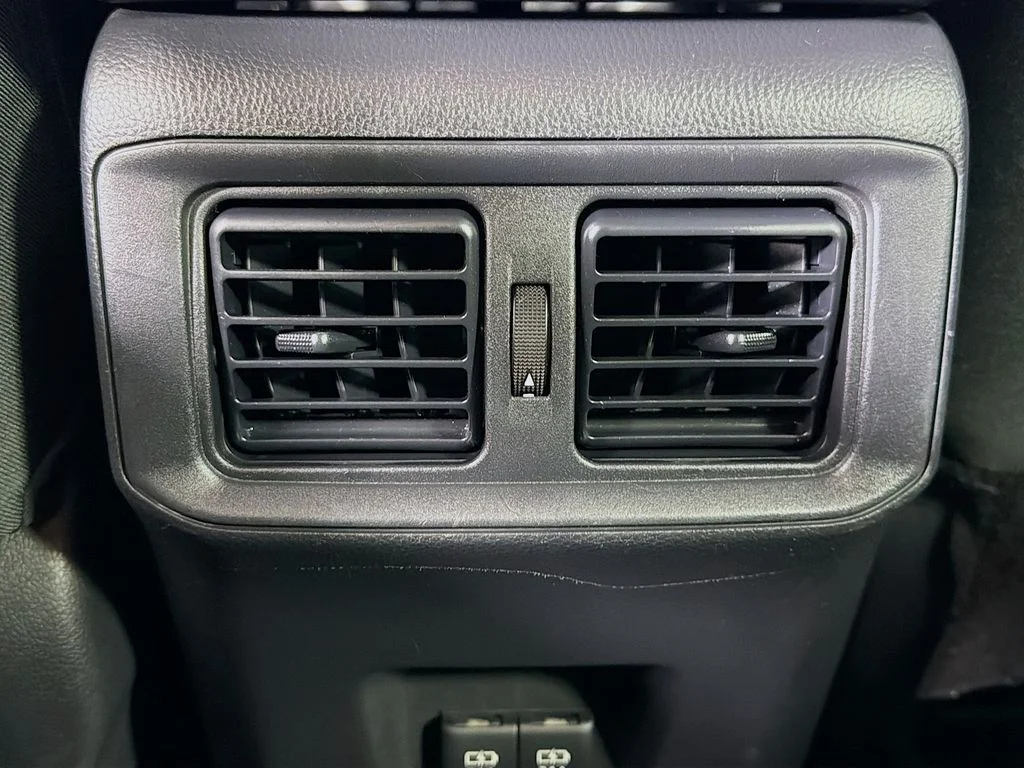 Used 2021 Silver Toyota XLE image 21