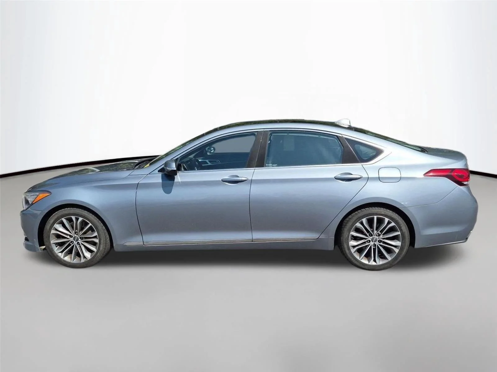 Used 2016 Parisian Gray Hyundai 3.8L image 2