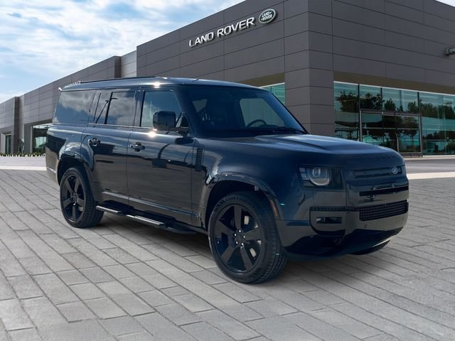 New 2026 Santorini Black Land Rover X-Dynamic SE image 7