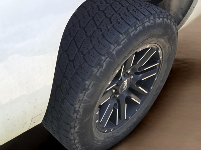 Used 2012 White Chevrolet LT image 10