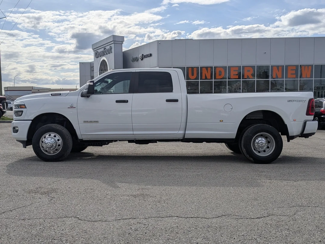 New 2026 White RAM Big Horn - - 4x4 - Level 2 Plus Grp - Max Tow Pkg - Sport Appearance Pkg & More! image 5
