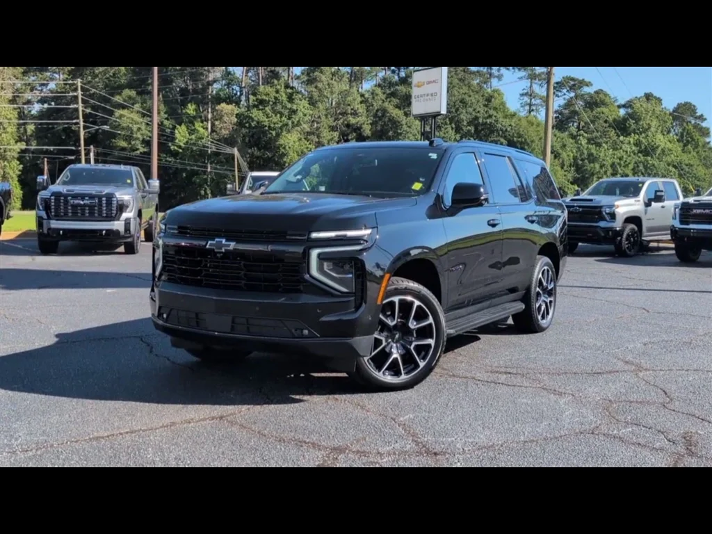 Used 2025 Black Chevrolet RST image 4