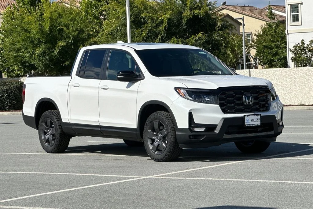 New 2026 Platinum White Pearl Honda TrailSport image 2
