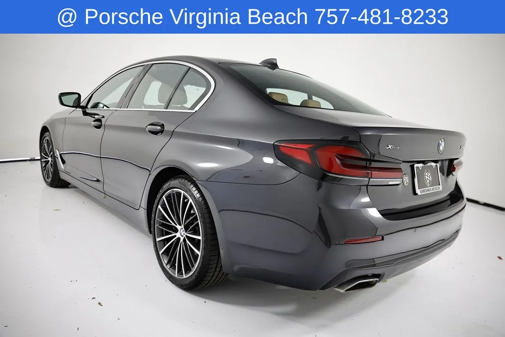 Used 2023 Gray BMW 540i xDrive image 3