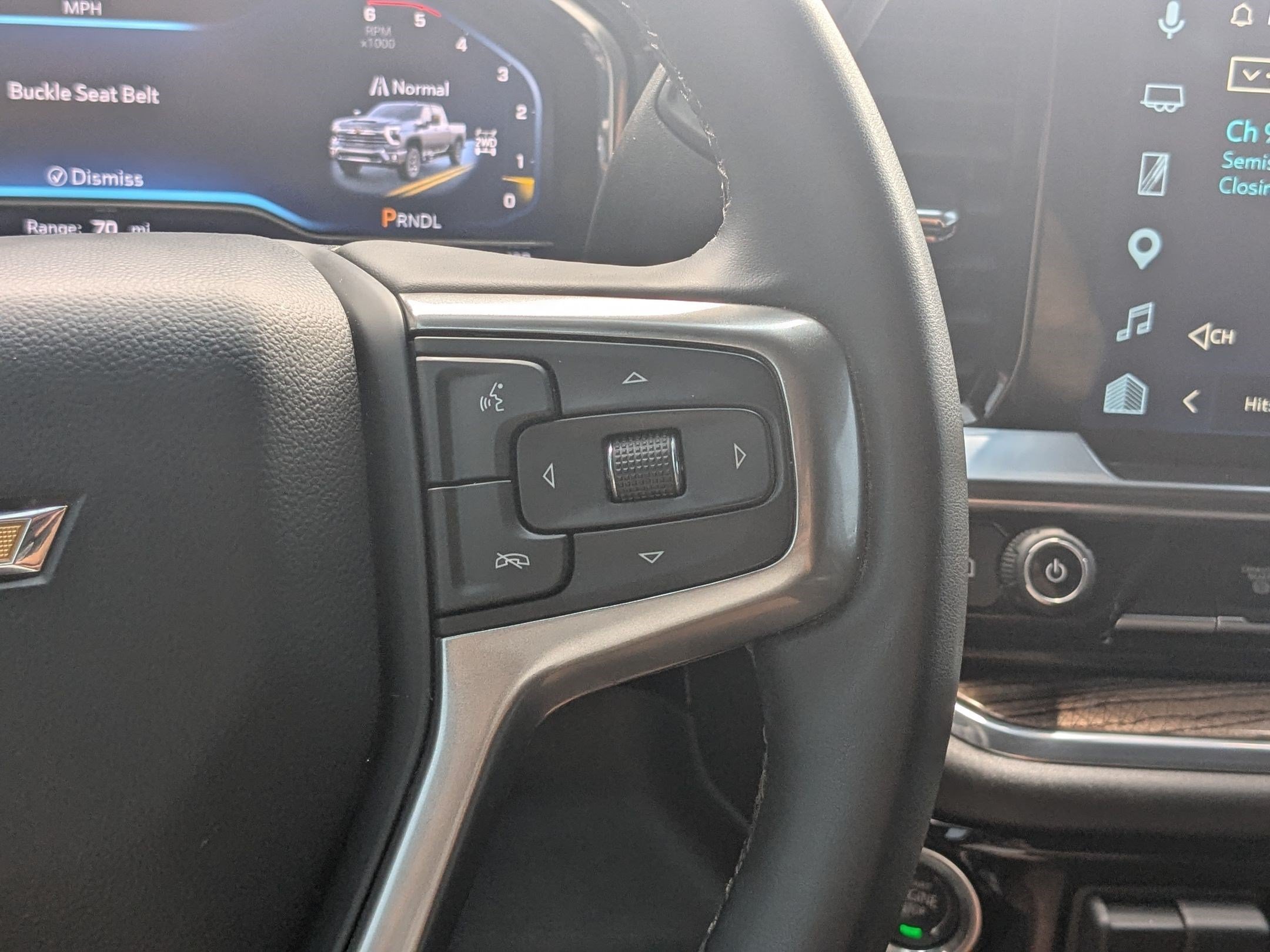 Used 2025 Summit White Chevrolet LT image 18