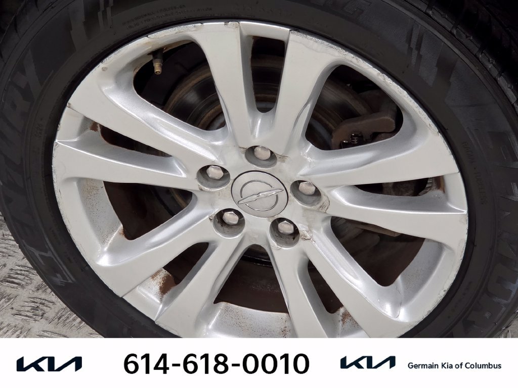 Used 2015 Silver Chrysler Limited image 12