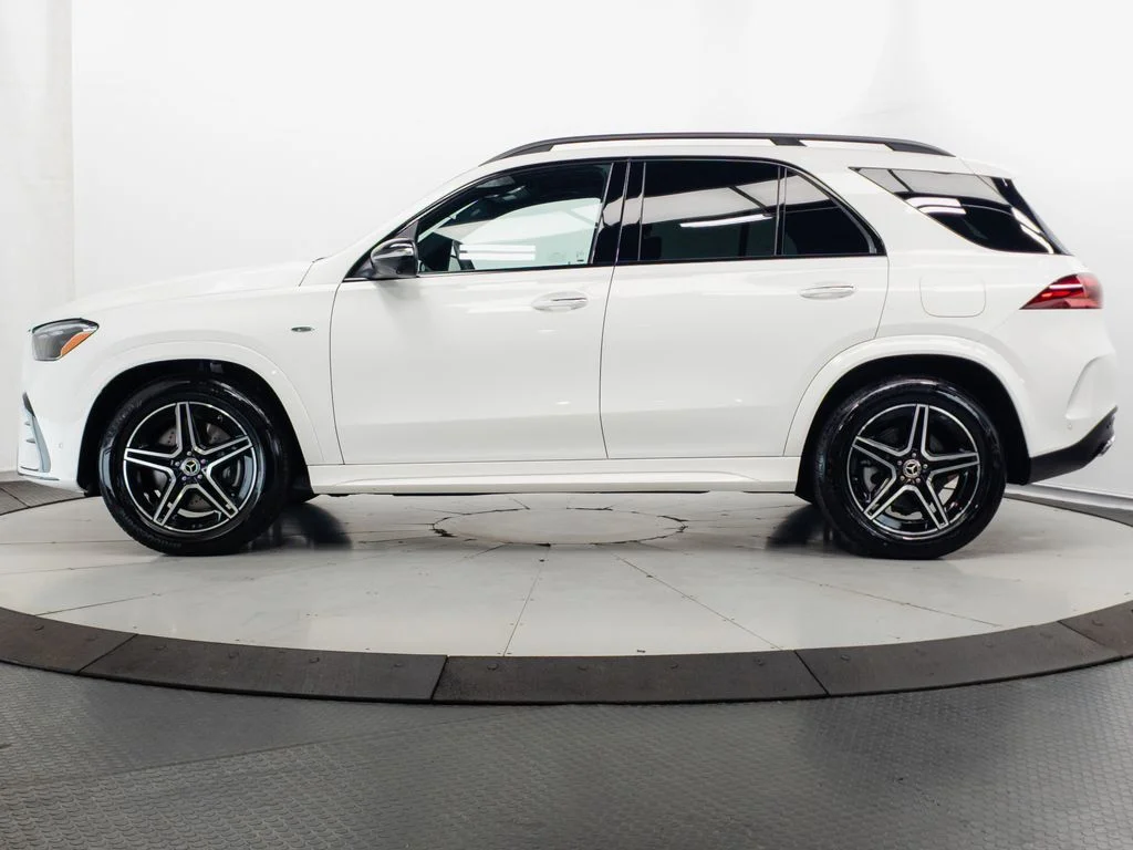 Used 2025 Polar White Mercedes-Benz GLE 450e image 4