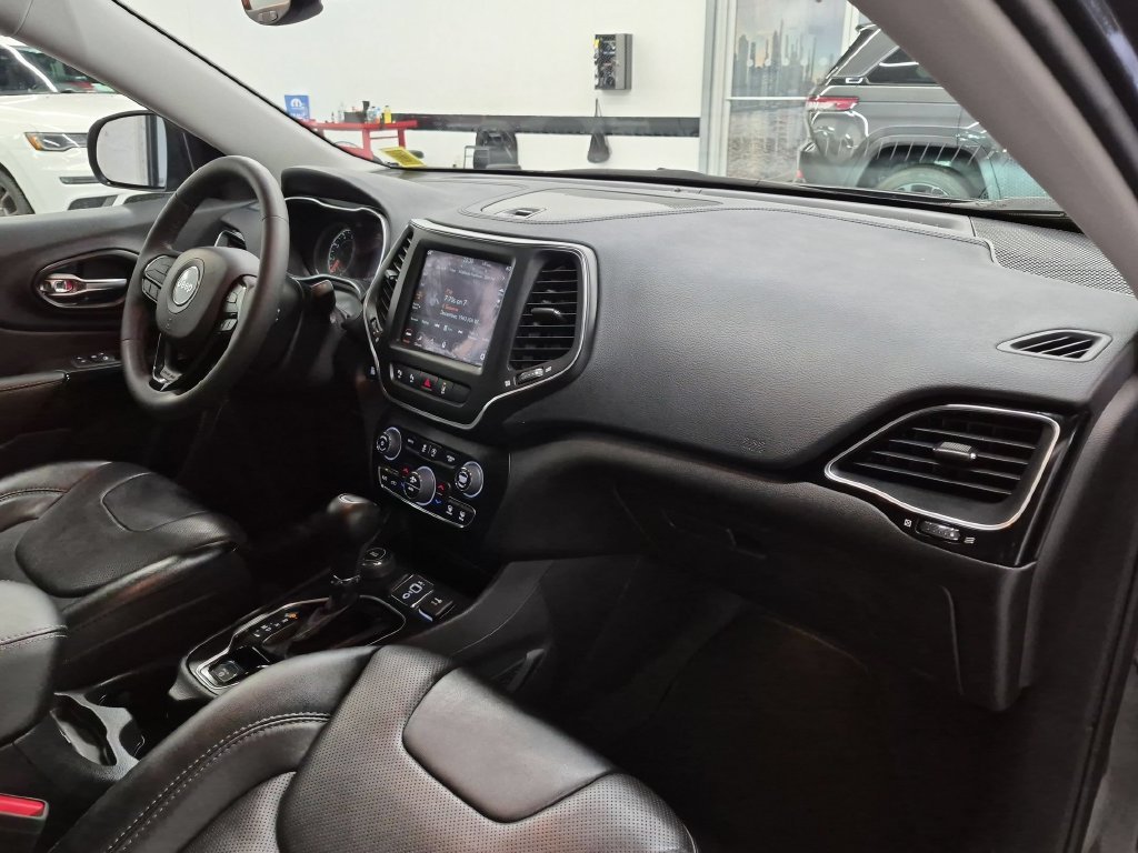 Used 2023 Gray Jeep Altitude image 26