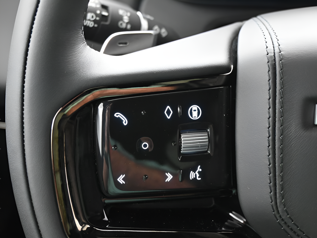 New 2026  Land Rover Dynamic SE image 18