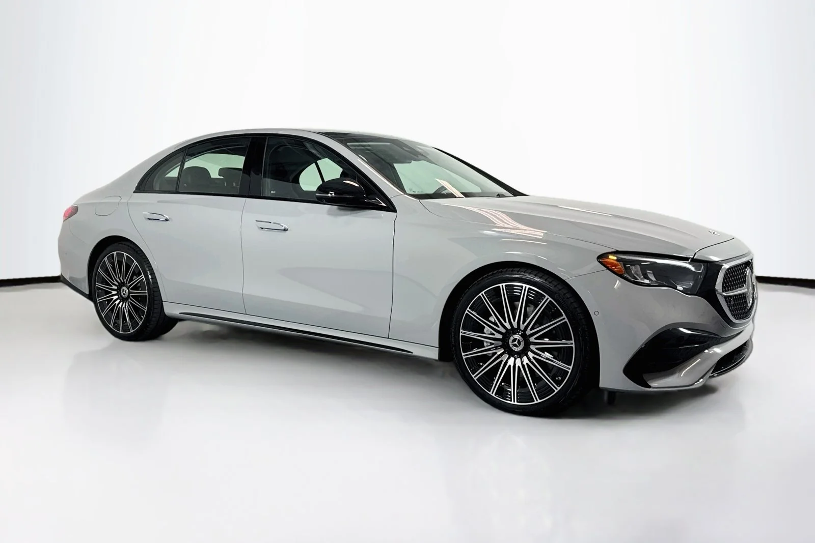 Used 2026 Manufaktur Alpine Grey Mercedes-Benz E 450 image 3