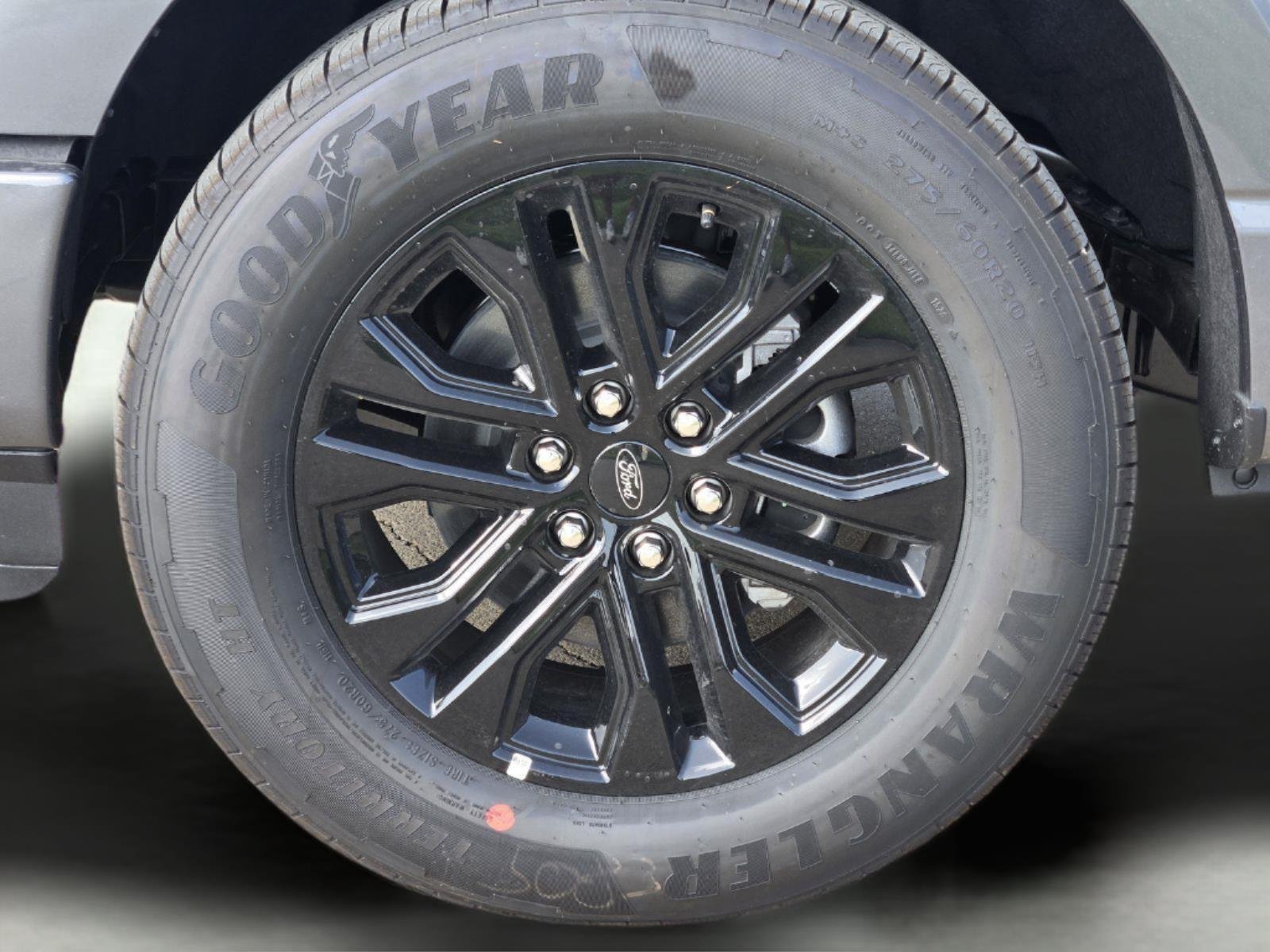 New 2026 Carbonized Gray Metallic Ford XLT image 7