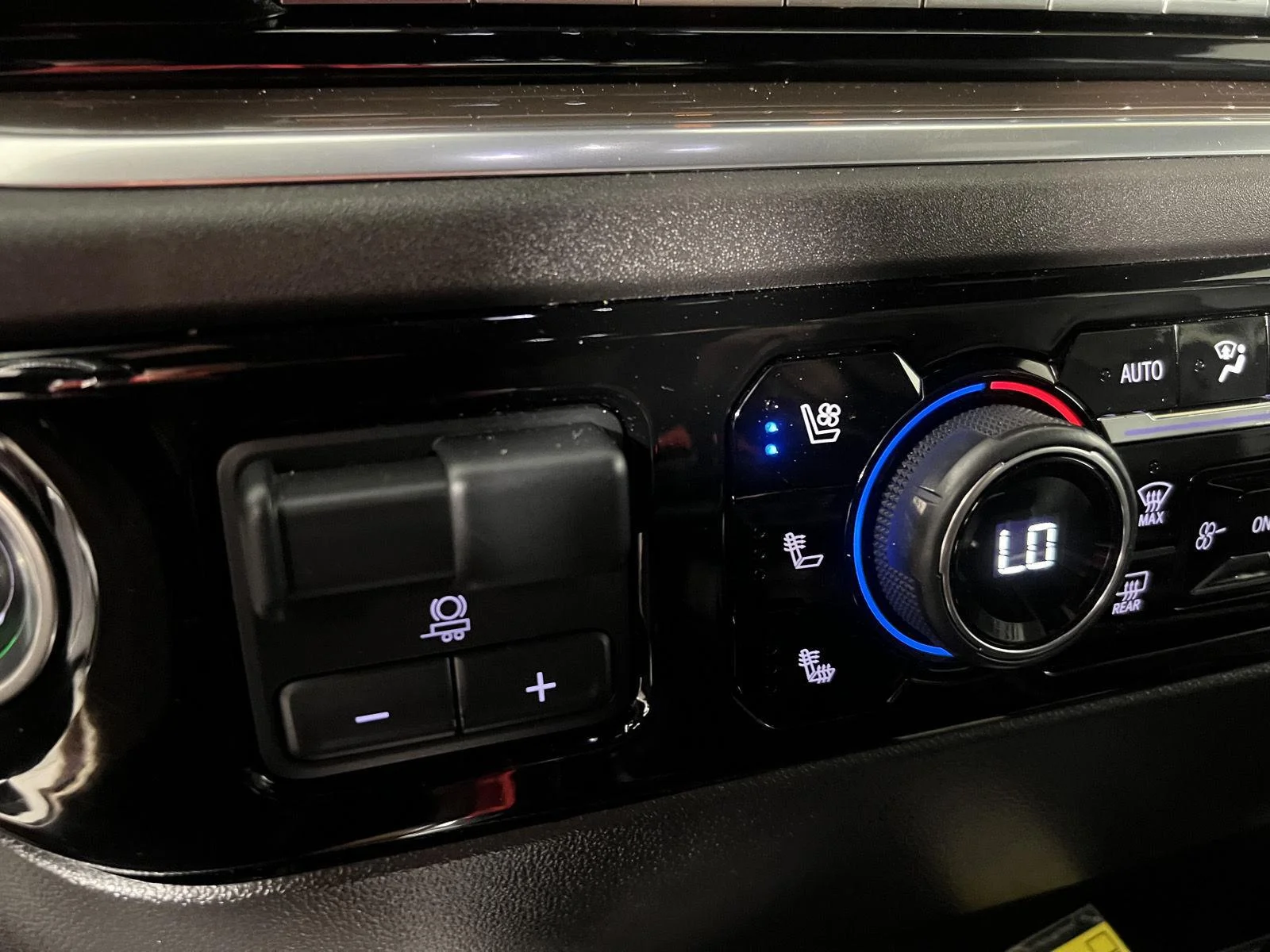 Used 2022 CHERRY RED TINTCOAT Chevrolet High Country image 8