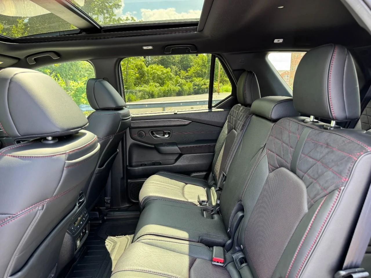 2026 Honda Pilot Black Edition - Photo 12
