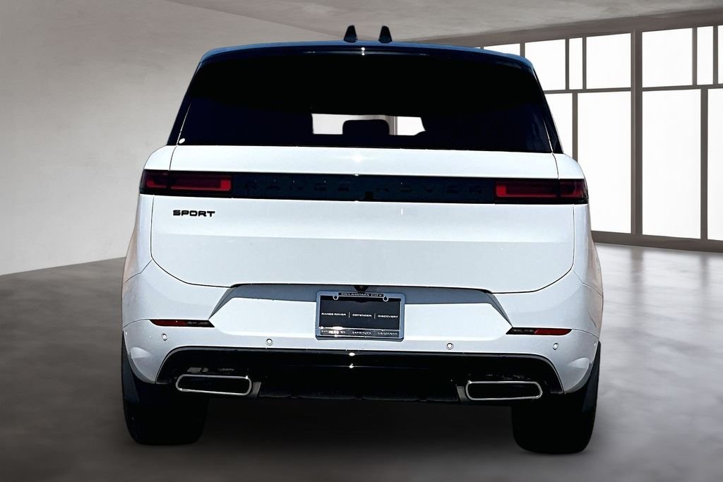 New 2026 Fuji White Land Rover Dynamic SE image 4