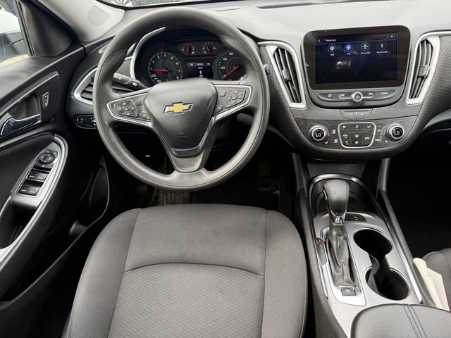 Used 2024 Summit White Chevrolet 1LT image 9