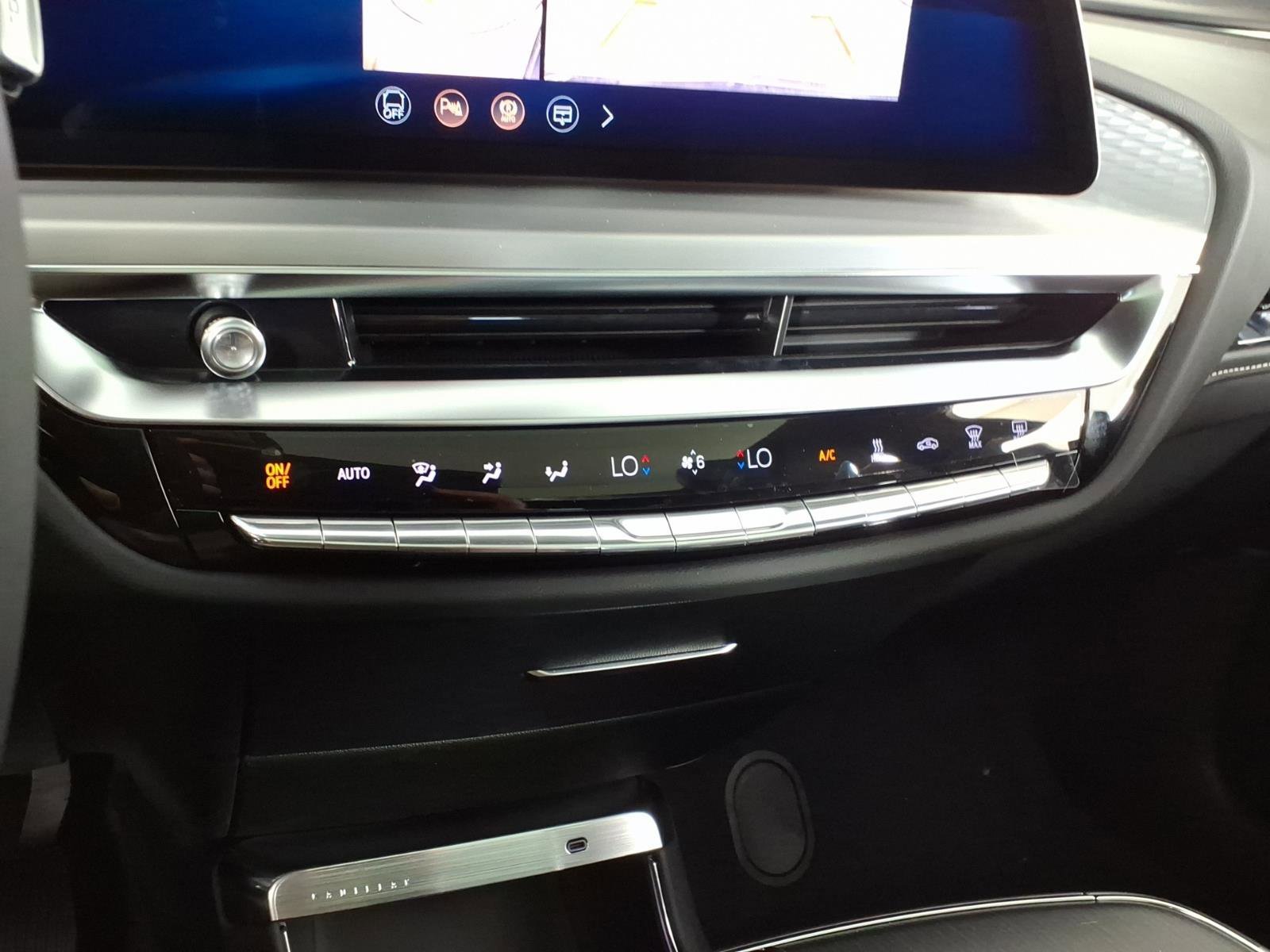 2026 Cadillac LYRIQ Luxury - Photo 17