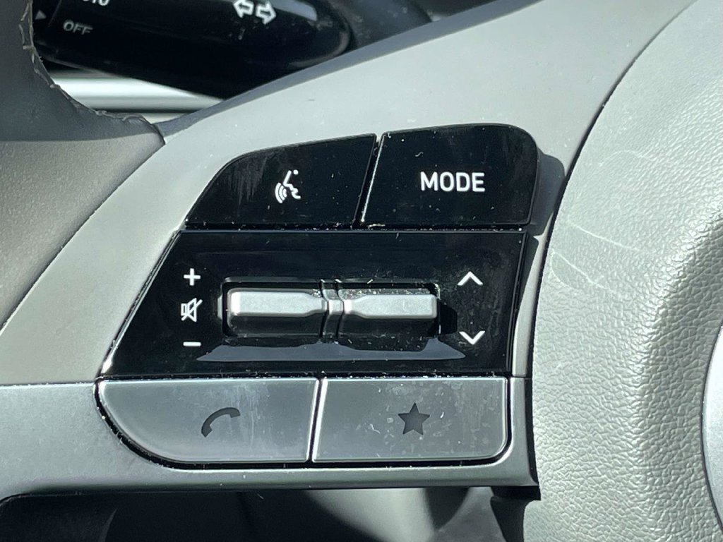 Certified Used 2025 White Hyundai SEL Sport image 10
