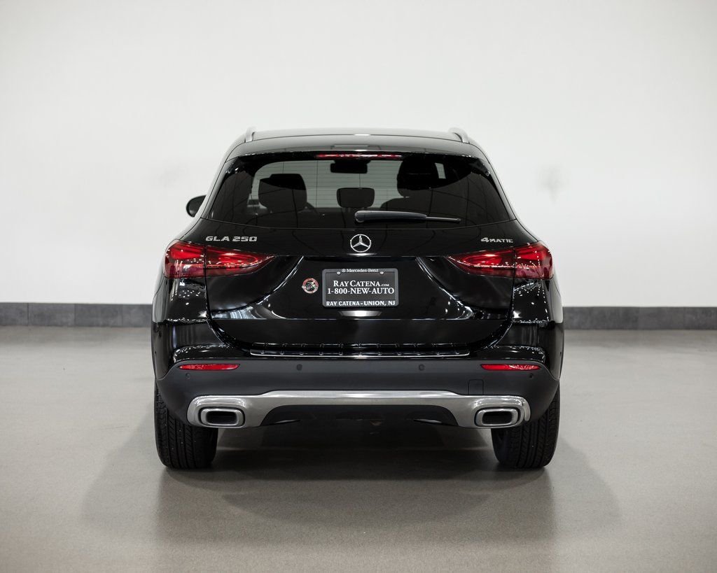 Certified Used 2025 Black Mercedes-Benz GLA 250 image 11