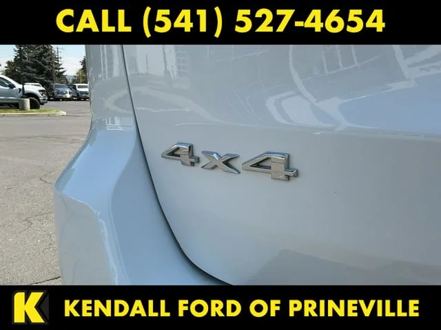 Used 2019 Bright White Clearcoat Jeep Laredo image 28
