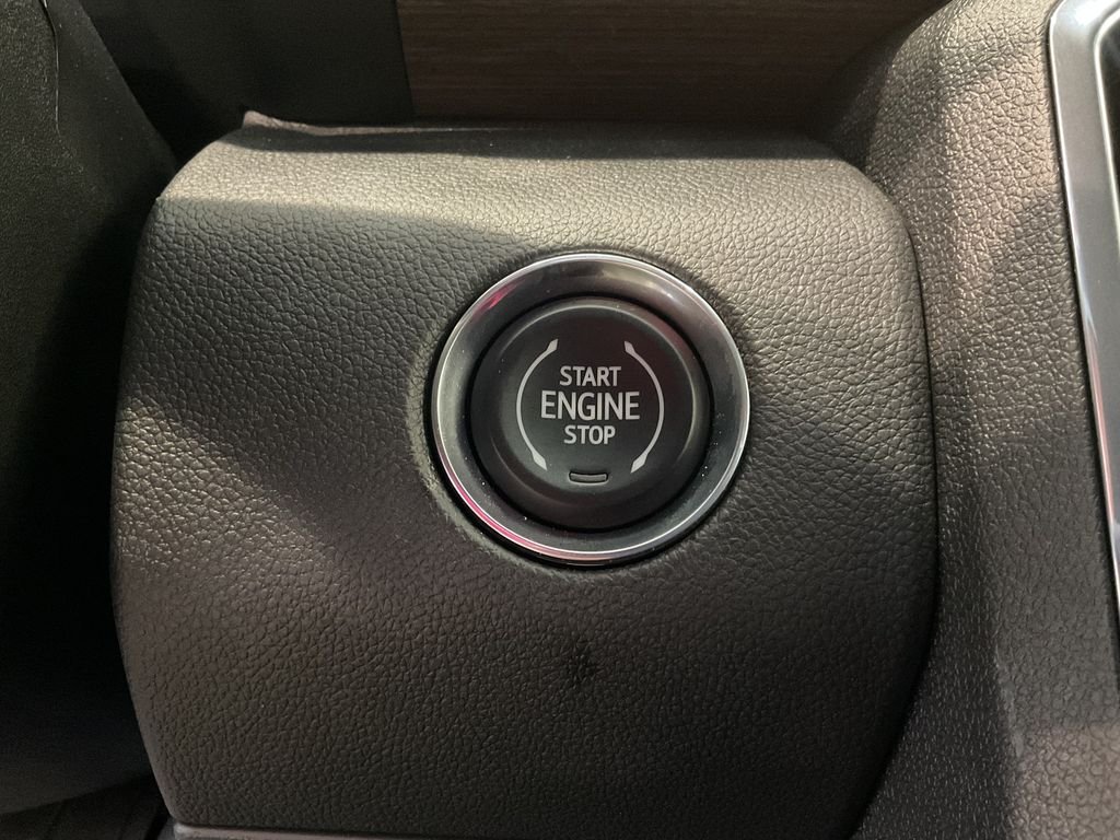 Used 2025 Black GMC Denali image 20
