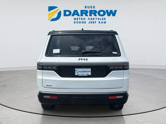 New 2026 Bright White Clear-Coat Exterior Paint Jeep Upland image 4