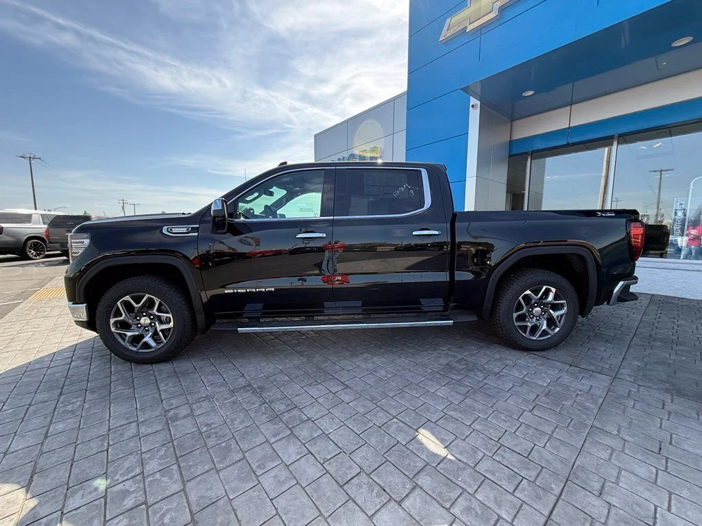 New 2026 Onyx Black GMC SLT image 7