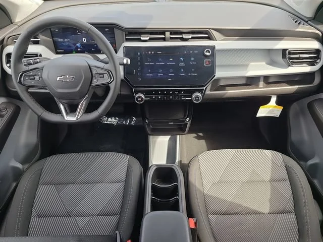New 2027 Mosaic Black Metallic Chevrolet LT image 10