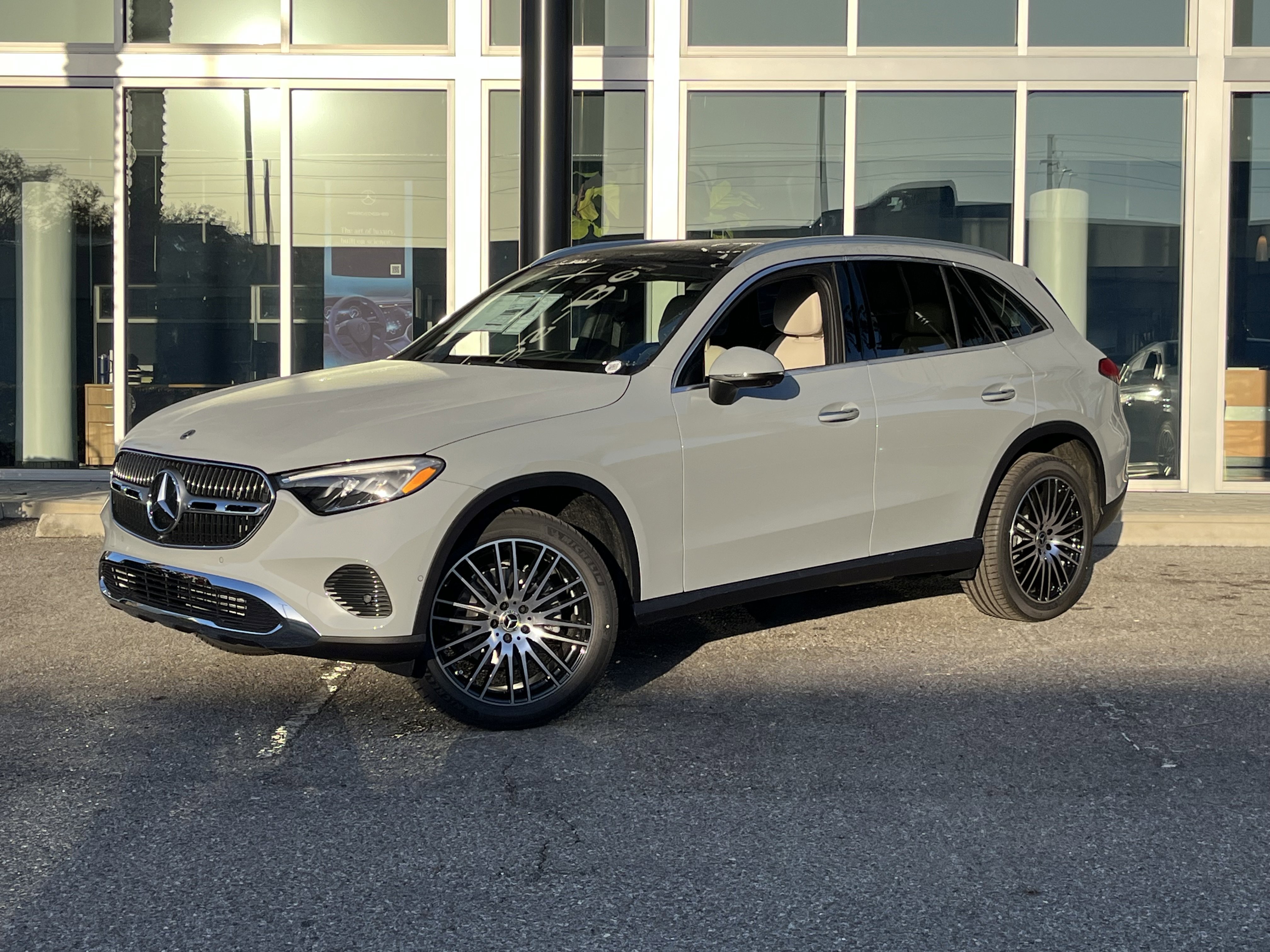 New 2026 MANUFAKTUR Alpine Grey Mercedes-Benz GLC 300 image 2