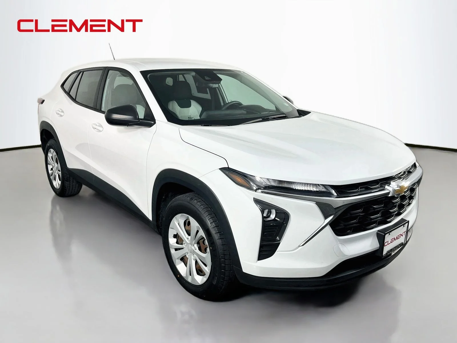 Used 2024 White Chevrolet LS image 4