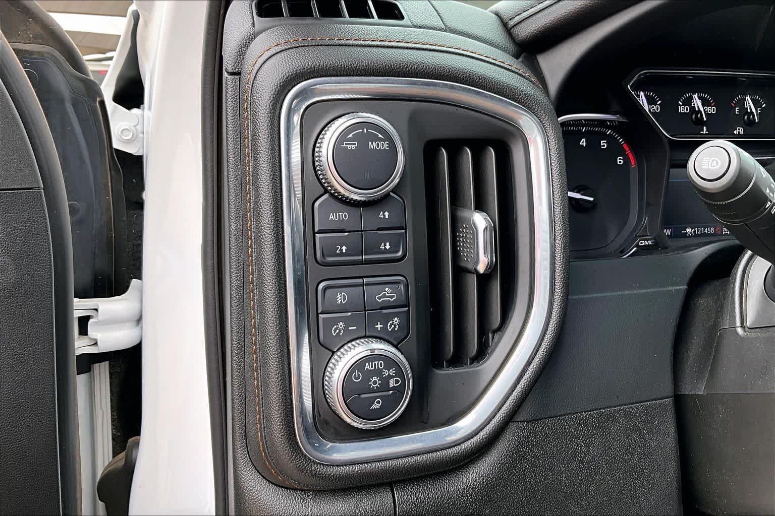 Used 2021 Summit White GMC AT4 image 31