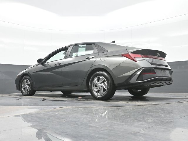 Used 2025 Gray Hyundai SE image 19