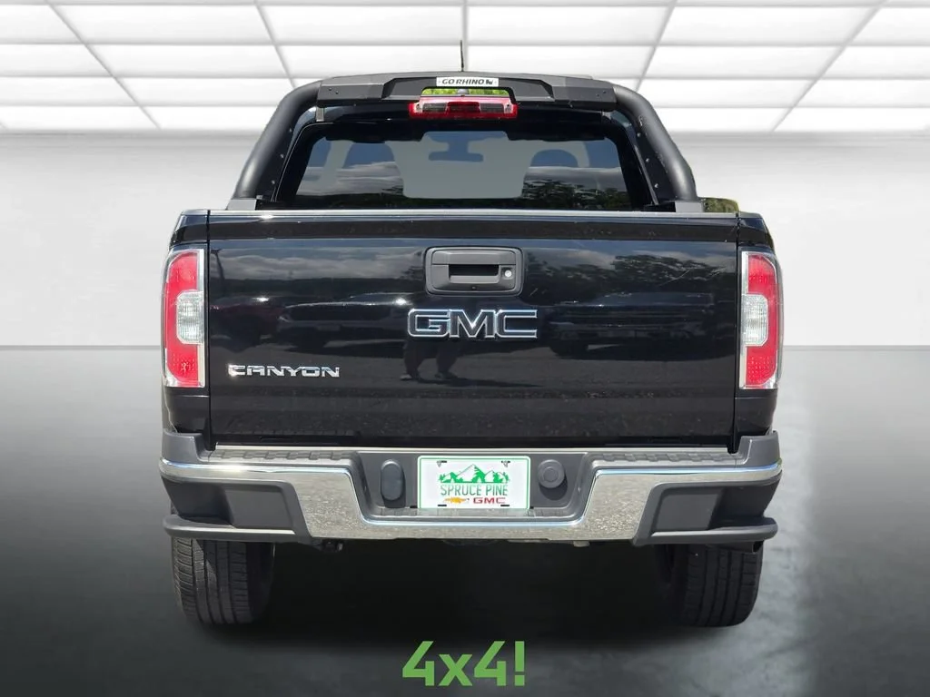 Certified Used 2017 ONYX BLACK GMC 4WD image 17