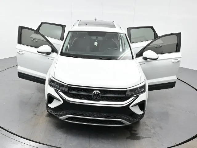 Used 2022 Pure White [white Volkswagen SE image 43