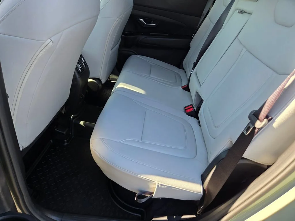 Used 2025 Sage Gray Hyundai SEL image 11