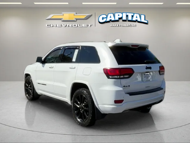 Used 2018 White Jeep Altitude image 3