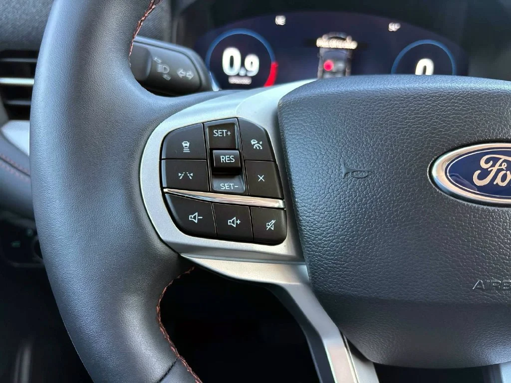 Used 2026 Black Metallic Ford Active image 27