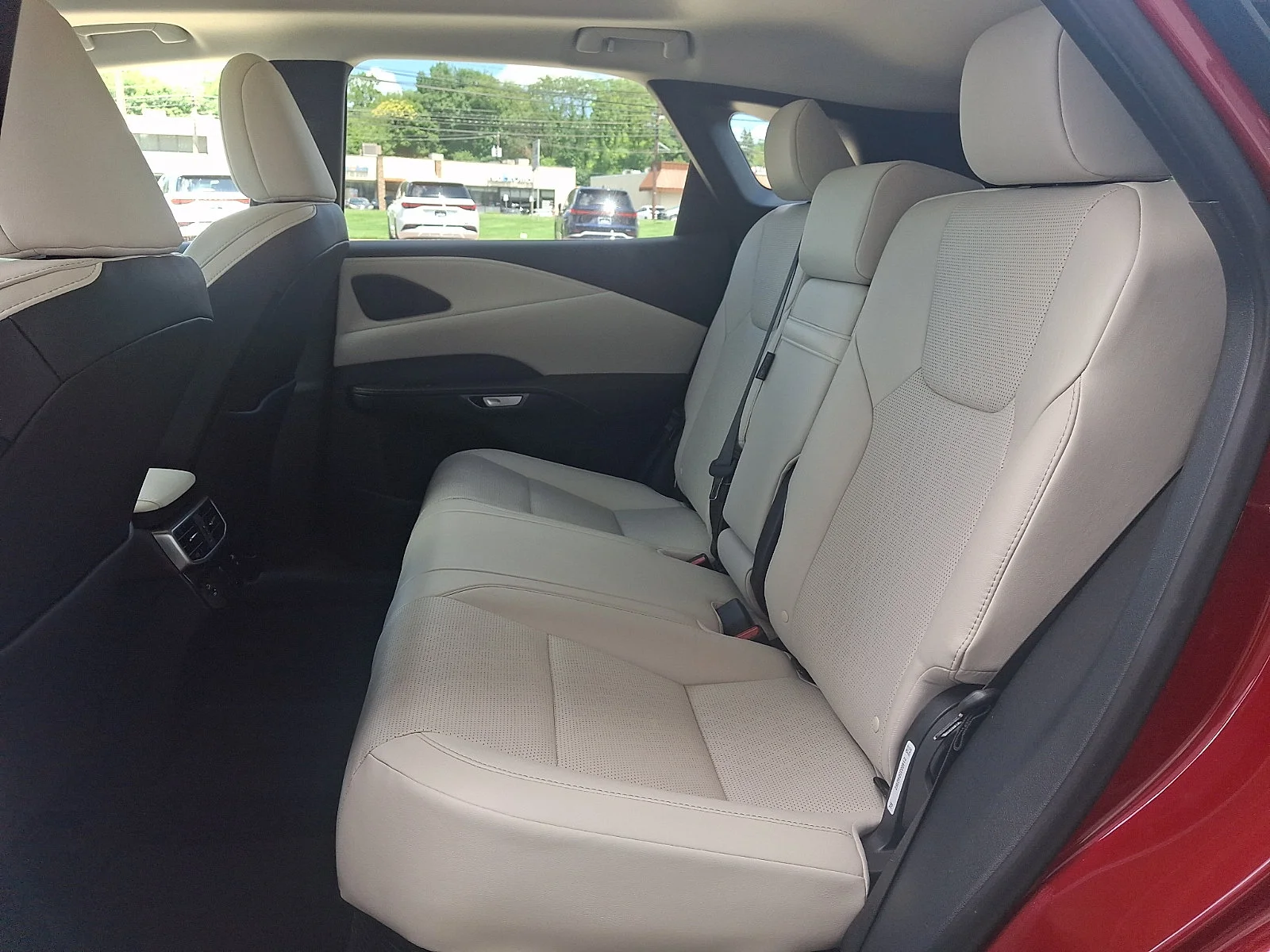 Certified Used 2023 MATADOR RED MICA Lexus  image 10