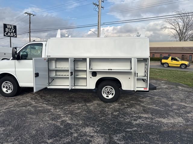 New 2025 Summit White GMC 1WT image 10