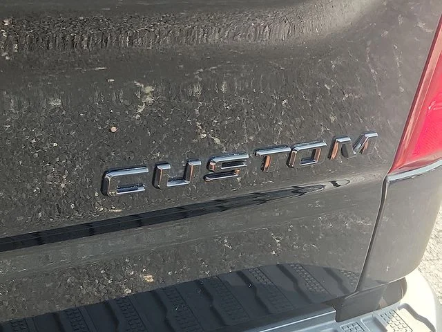 Used 2023 Black Chevrolet Custom image 30
