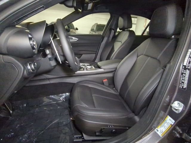 2025 Alfa Romeo Giulia Base - Photo 13