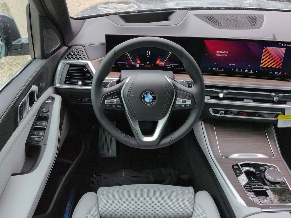 New 2026 Skyscraper Grey Metallic BMW xDrive40i image 16