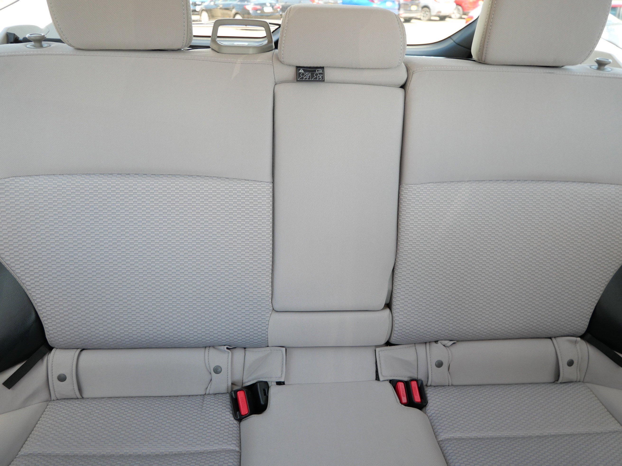 Used 2016 Crystal White Pearl Subaru 2.5i Premium image 13