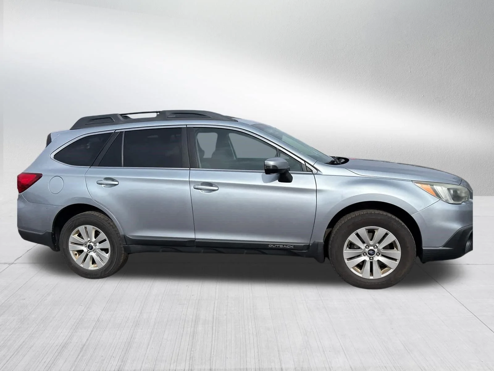 Used 2016 Ice Silver Metallic Subaru 2.5i Premium image 6
