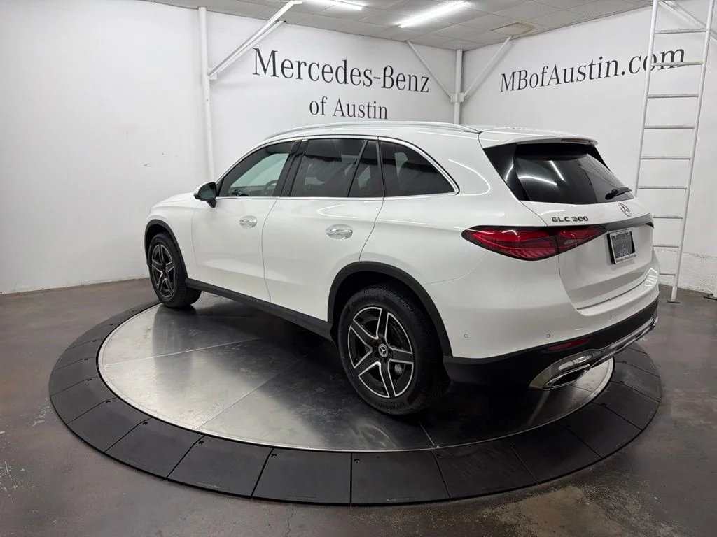 New 2027 White Mercedes-Benz GLC 300 image 5