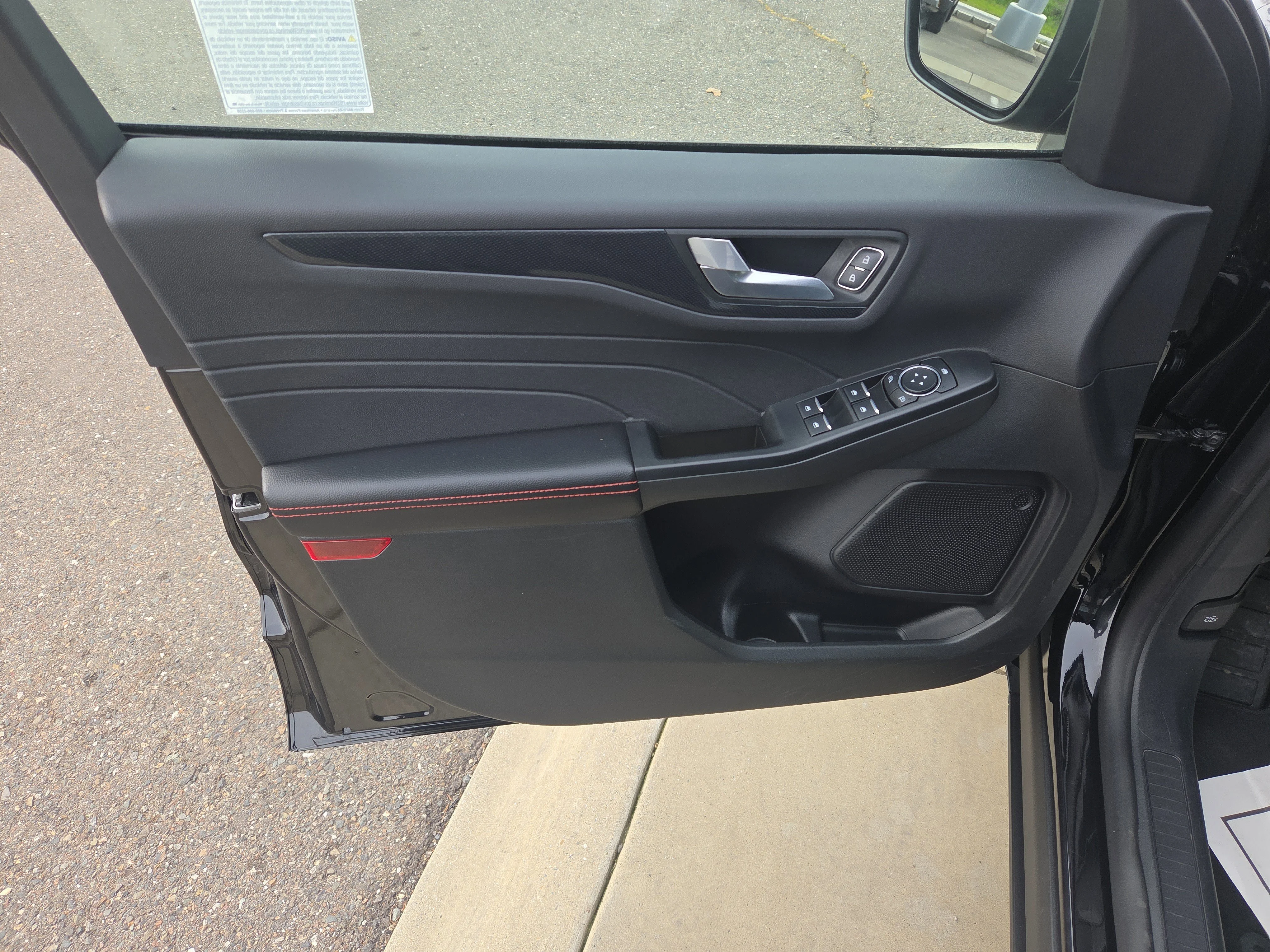 2025 Ford Escape ST-Line - Photo 11