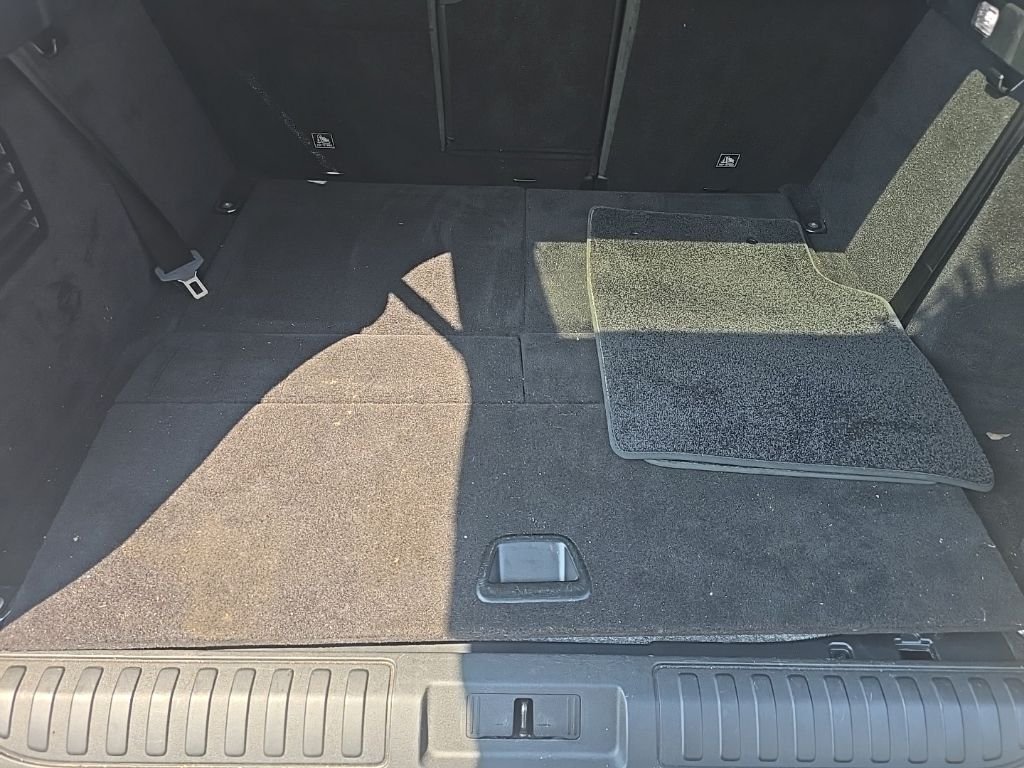 Used 2021  Land Rover HSE Silver Edition image 10