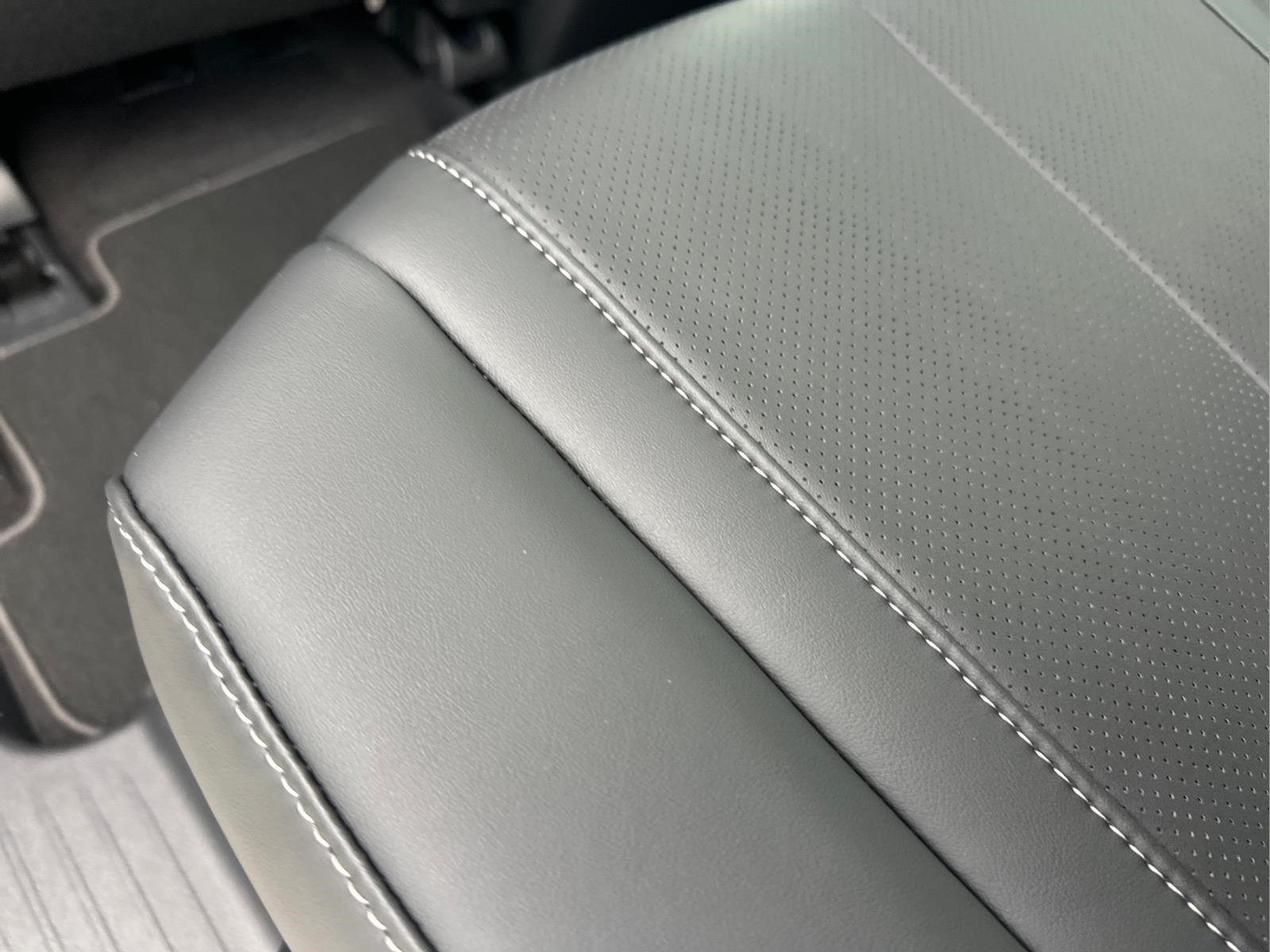 New 2027 GRAPHITE SHADOW INFINITI Luxe AWD image 20